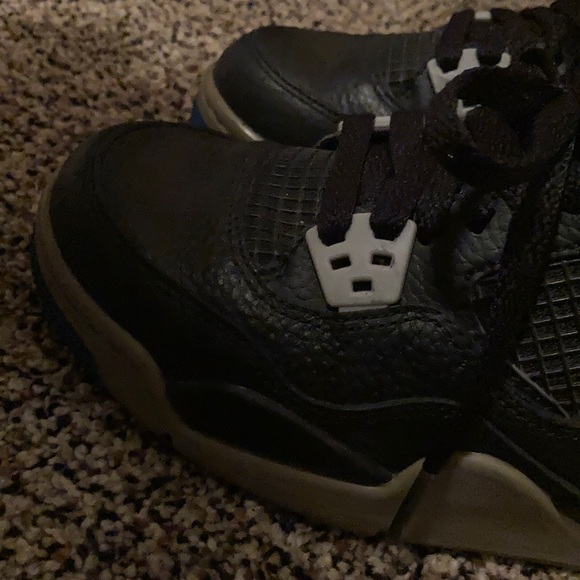 Jordan 4 - Picture 7 of 7